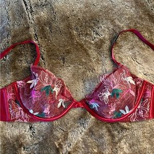 Victoria’s Secret Luxe Lingerie low cut unlined demi bra